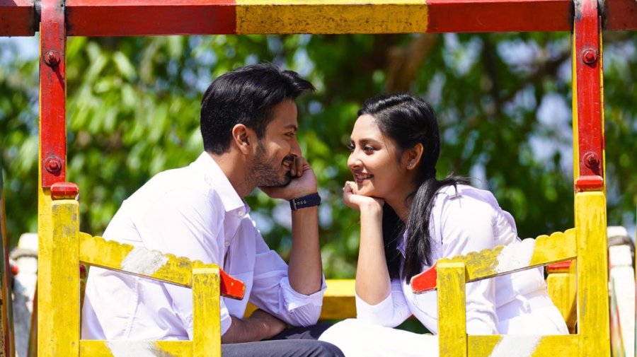 রোমান্স আর হাসির ছোঁয়ায় ‘উইশ কার্ড’ নিয়ে ফিরছেন ইয়াশ ও নীহা